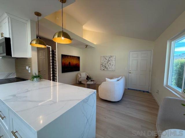 4043 Utah St, San Diego CA: https://media.crmls.org/mediaz/cc2c239d-a492-4d7f-b4ac-2854aaa8e0d1.jpg