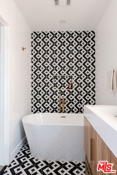 Cc2C23A1 8B3C 4F47 Be19 4Df1E4C62847 2422 W 77Th Street, Inglewood, Ca 90305 &Lt;Span Style='BackgroundColor:transparent;Padding:0Px;'&Gt; &Lt;Small&Gt; &Lt;I&Gt; &Lt;/I&Gt; &Lt;/Small&Gt;&Lt;/Span&Gt;