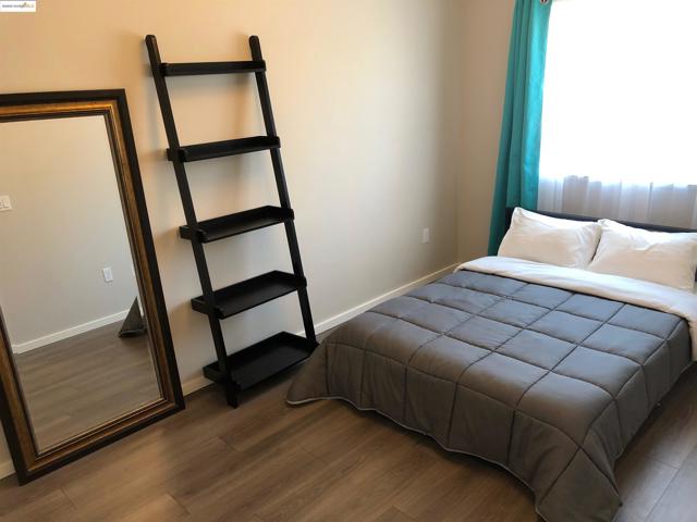 562 29th St, Oakland CA: https://media.crmls.org/mediaz/cc2cdc9e-4c01-4d03-b262-696175d6c379.jpg