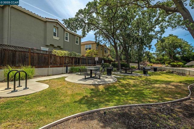1503 Trailsside Circle, Concord CA: https://media.crmls.org/mediaz/cc2d6a0a-61bb-4bb2-91fd-1a56a6609ae7.jpg