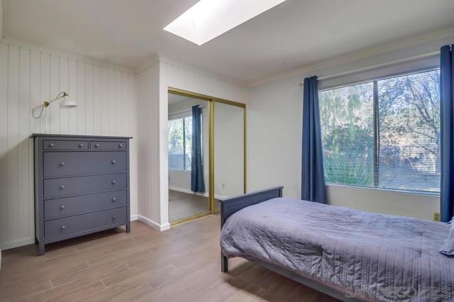 9740 Nutby Ln, Escondido CA: https://media.crmls.org/mediaz/cc2d778d-8e19-4037-afad-b5566e9ced59.jpg