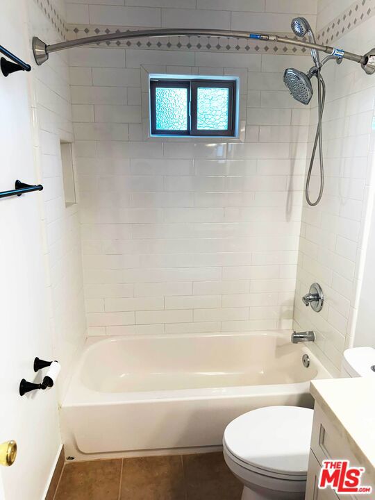 4125 West Toluca Lake Avenue photo 24