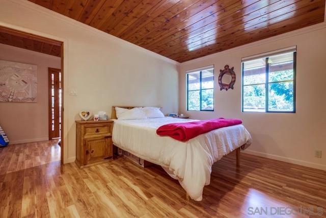 1511 Alpine Terrace Rd, Alpine CA: https://media.crmls.org/mediaz/cc2dc428-3072-4850-8403-bf151a97d33b.jpg