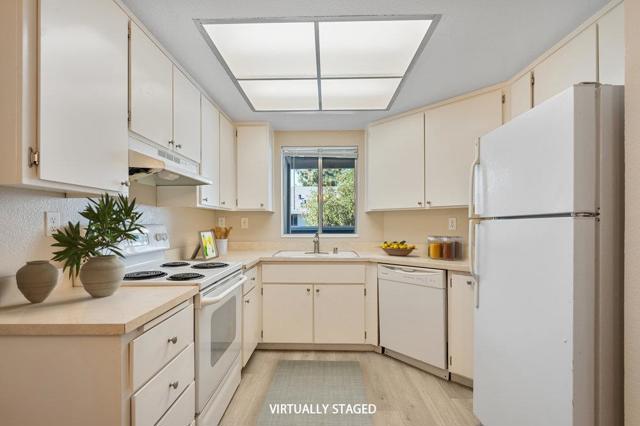 331 Shadow Run Drive, San Jose CA: https://media.crmls.org/mediaz/cc2e4579-e03a-492c-900c-e78fdfa0cfea.jpg