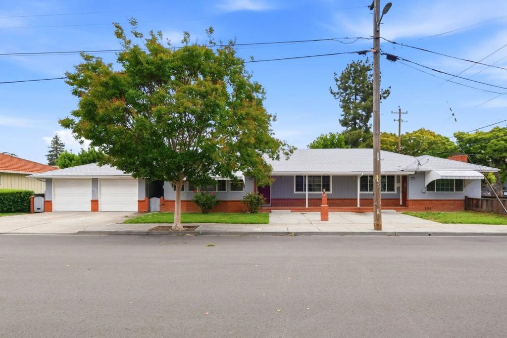 22596 Norwood Drive