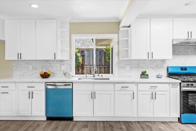 31 La Mirada Court, Salinas CA: https://media.crmls.org/mediaz/cc2eb1b4-967b-4874-8947-5cff4a2b7cdf.jpg