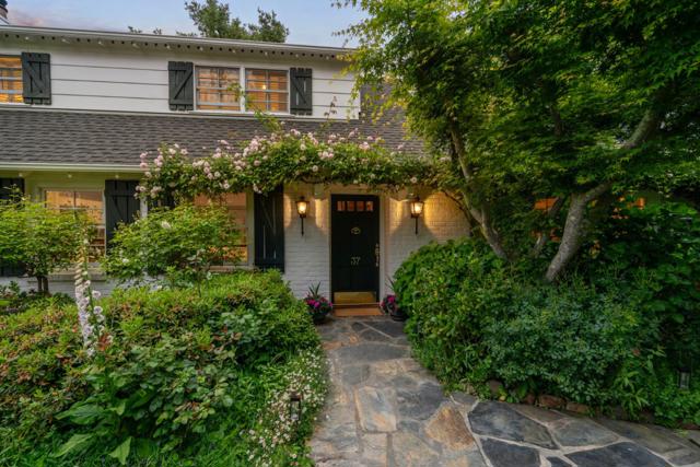 37 Lupin Lane, Atherton CA: https://media.crmls.org/mediaz/cc2f454a-e208-49ff-b5f9-6db908d8fc9e.jpg
