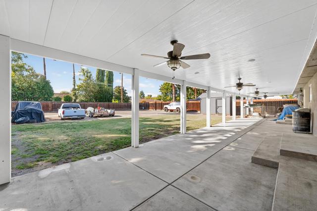 1110 California Avenue, Dos Palos CA: https://media.crmls.org/mediaz/cc2f7782-9693-4afa-93fc-618e5c7154f4.jpg