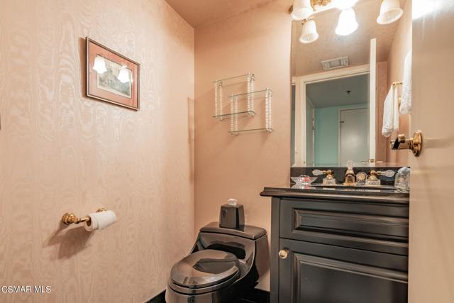 10660 Wilshire Boulevard, Los Angeles CA: https://media.crmls.org/mediaz/cc3047dd-90a2-41c5-8f9c-33e3ce0184e7.jpg
