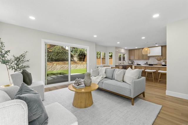 Detail Gallery Image 19 of 44 For 3936 Ambervale Ter, San Diego,  CA 92130 - 3 Beds | 2/1 Baths