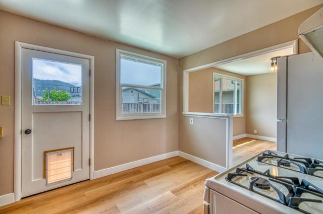 820 Linda Mar Boulevard, Pacifica CA: https://media.crmls.org/mediaz/cc314f41-3c19-458a-8791-67d9ca7a7529.jpg