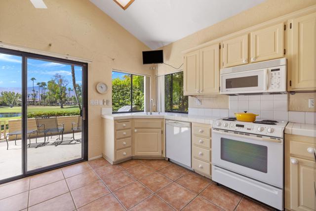 171 Bouquet Canyon Drive, Palm Desert, CA 92211