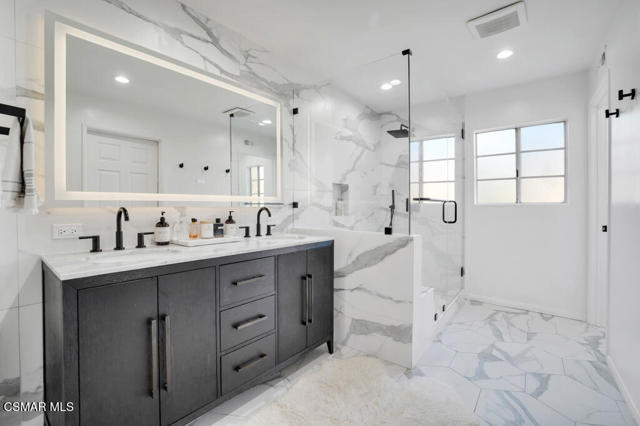 4365 Oak Glen Street, Calabasas CA: https://media.crmls.org/mediaz/cc31c916-4996-49f6-99af-726aa880da6d.jpg