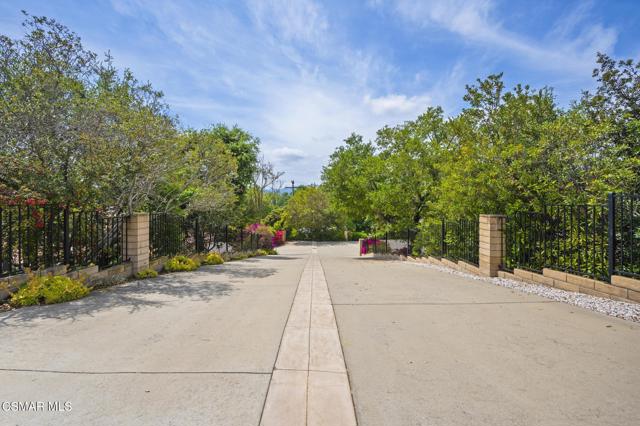 1662 E Janss Road, Thousand Oaks CA: https://media.crmls.org/mediaz/cc326870-35f2-4003-813f-b27d934a507e.jpg