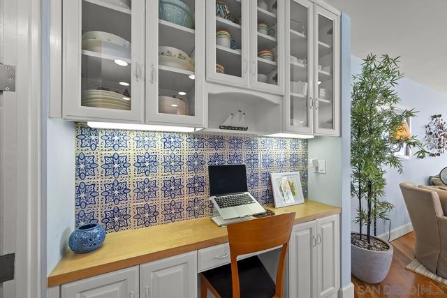 356 Prospect Street, La Jolla CA: https://media.crmls.org/mediaz/cc3294bd-5cbd-4a23-ba48-aa7b9018ee54.jpg