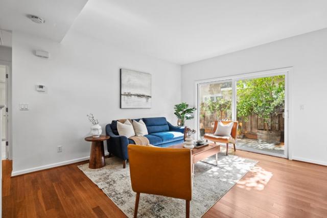 748 Cottage Court, Mountain View CA: https://media.crmls.org/mediaz/cc33248b-77c8-497d-b19b-81aa83d3ed84.jpg