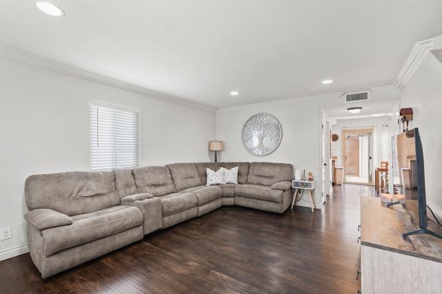 Detail Gallery Image 4 of 24 For 1463 N Broadway a,  Escondido,  CA 92026 - 2 Beds | 1/1 Baths