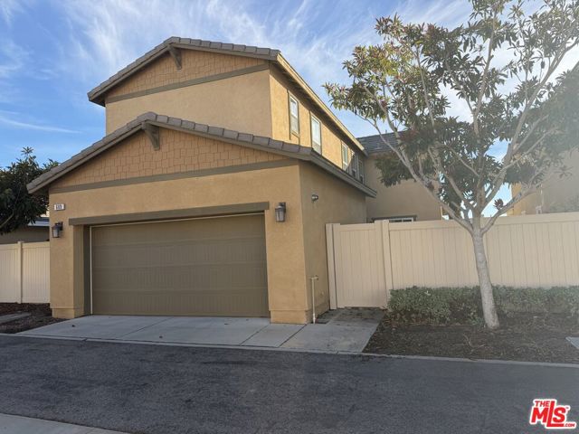 Image 2 of 50 For 669 Seine River Way