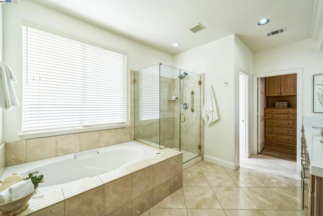 1221 Culet Ranch Rd, Danville CA: https://media.crmls.org/mediaz/cc33eea1-e704-4106-94d4-2bb116882415.jpg