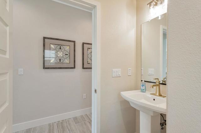 1143 Coyote Peak Way, Hollister CA: https://media.crmls.org/mediaz/cc349481-e1c9-4169-997e-a3e10f4a7298.jpg