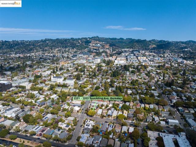 2201 Spaulding Ave, Berkeley CA: https://media.crmls.org/mediaz/cc34ac92-2eae-476f-82dc-4cc70c49acf0.jpg