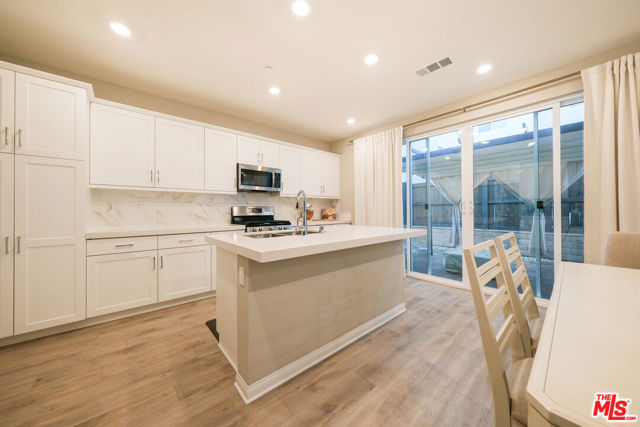 1681 Whitmore Loop, Chula Vista CA: https://media.crmls.org/mediaz/cc3513fd-6431-448e-a1d9-5283e2a67f41.jpg