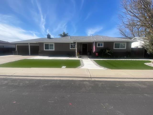 2701 Warwick Lane, Modesto CA: https://media.crmls.org/mediaz/cc364ed6-9f0e-4451-a294-0ccec9371604.jpg