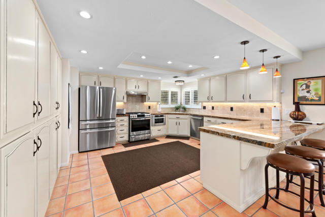 8395 Emerson Avenue, Yucca Valley CA: https://media.crmls.org/mediaz/cc36efd8-df73-431c-93e8-54e65714e6d0.jpg
