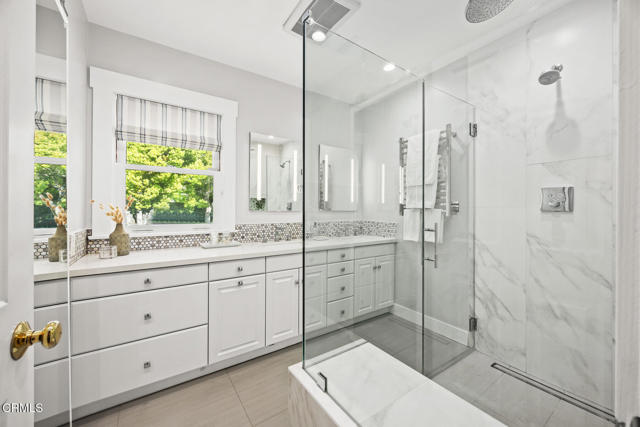 1967 La France Avenue, South Pasadena CA: https://media.crmls.org/mediaz/cc3777f4-23b0-4432-aa19-116093f79465.jpg