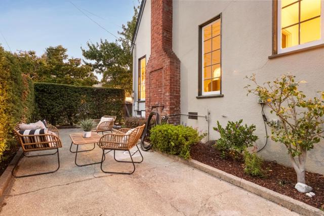 1000 Capuchino Avenue, Burlingame CA: https://media.crmls.org/mediaz/cc380810-0a72-421d-ae67-0a5f62008204.jpg