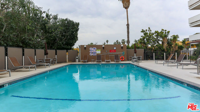 7250 Franklin Avenue, Los Angeles CA: https://media.crmls.org/mediaz/cc384001-ad62-4fff-9f7a-dac3491f08b6.jpg