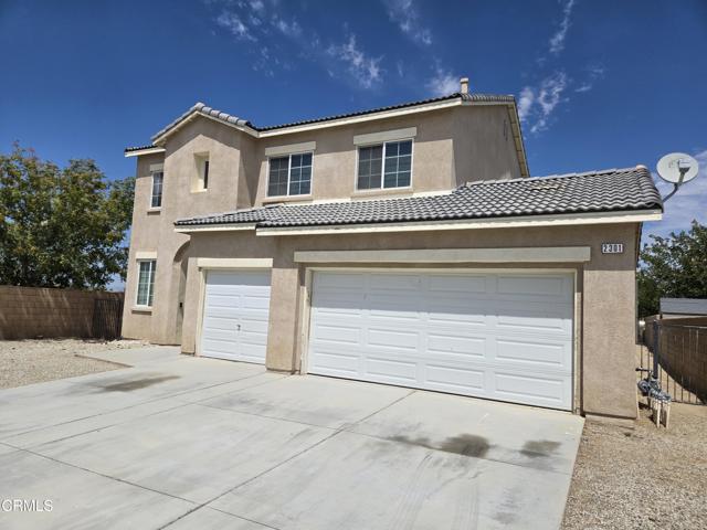 Detail Gallery Image 2 of 16 For 2301 E Newgrove St, Lancaster,  CA 93535 - 5 Beds | 3 Baths