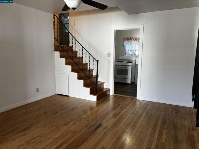 125 Bruning Ave, Rio Vista CA: https://media.crmls.org/mediaz/cc394ee4-6fe7-47ff-a515-f158bb9c164b.jpg