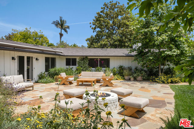 13214 Riviera Ranch Road, Los Angeles CA: https://media.crmls.org/mediaz/cc395bd4-8828-4180-ab06-c8100e2a8053.jpg