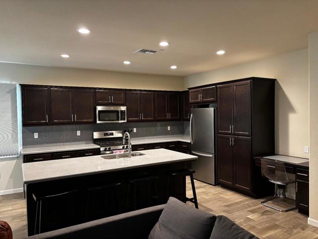 918 E Fargo Street, Stockton CA: https://media.crmls.org/mediaz/cc3998ab-6de9-4acd-a2b3-94e5fac7ea75.jpg