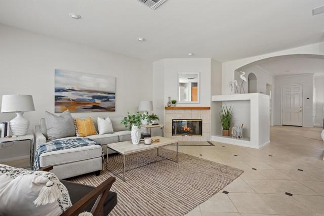 2228 Corte Ananas, Carlsbad CA: https://media.crmls.org/mediaz/cc3a38bf-c296-4854-9d69-b4181cad099c.jpg