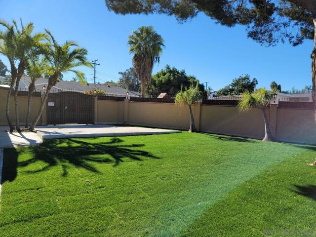 68 E Bonita Rd, Chula Vista CA: https://media.crmls.org/mediaz/cc3a5c59-c3b2-411f-85a2-5c35fcfeb844.jpg