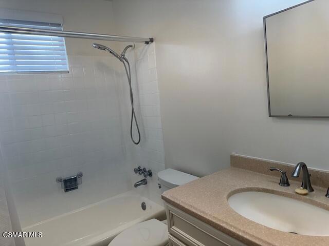 2485 Hillcrest Drive, Thousand Oaks CA: https://media.crmls.org/mediaz/cc3af9a2-8d17-414c-a112-3e47506fbcce.jpg