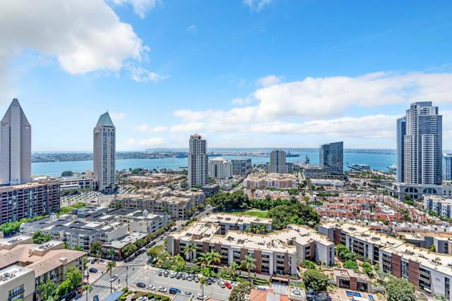 700 Front St, San Diego CA: https://media.crmls.org/mediaz/cc3b7dc2-a283-46b8-8603-ca7e6fe9fb4e.jpg