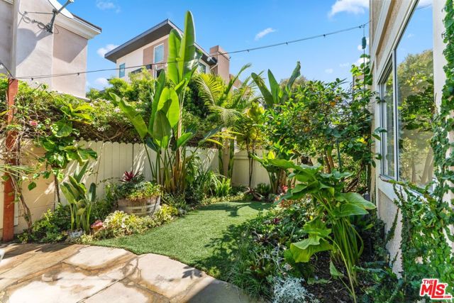 2407 Clark Lane, Redondo Beach, California 90278, 4 Bedrooms Bedrooms, ,2 BathroomsBathrooms,Residential,Sold,Clark,23296399