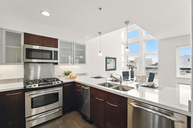 3208 Pierce Street, San Francisco CA: https://media.crmls.org/mediaz/cc3bc547-e29a-4e26-abef-dbbdd2ac0618.jpg