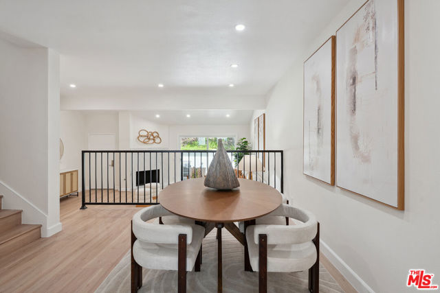 17109 Palisades Circle, Pacific Palisades CA: https://media.crmls.org/mediaz/cc3bcb04-1419-4d9f-a4e3-b5a35871bd92.jpg