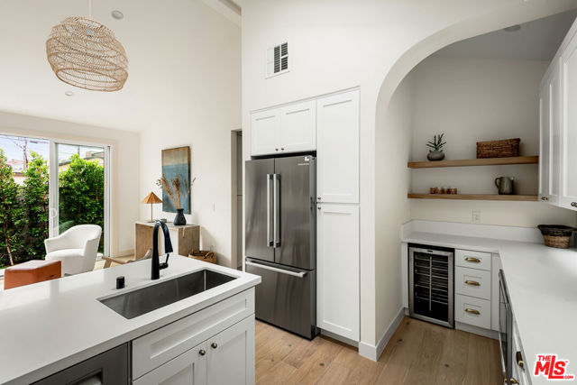 11840 Juniette Street, Culver City CA: https://media.crmls.org/mediaz/cc3c06dd-986b-4baa-af56-e78d7d2eb362.jpg
