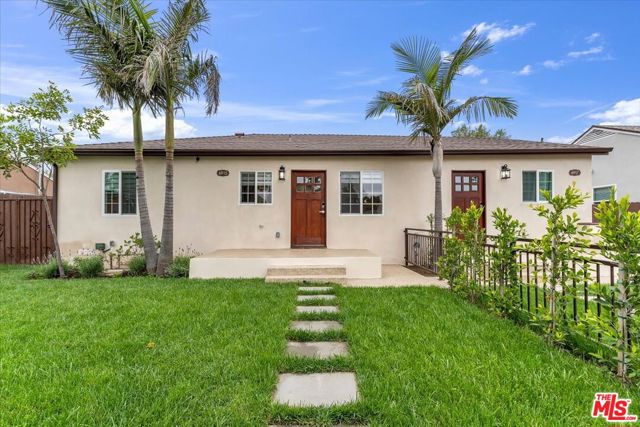 6915 Encino Avenue, Van Nuys CA: https://media.crmls.org/mediaz/cc3c48cf-dfac-4da2-90ec-acbe3452be49.jpg