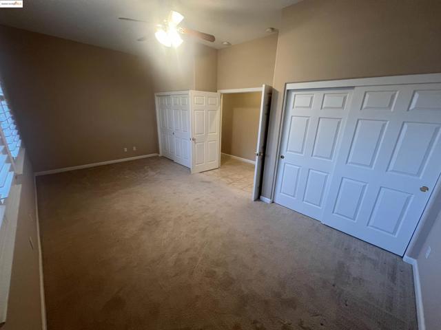 613 Kenwood Dr, Brentwood CA: https://media.crmls.org/mediaz/cc3c6280-a4ec-4810-b662-5f54750fe07d.jpg