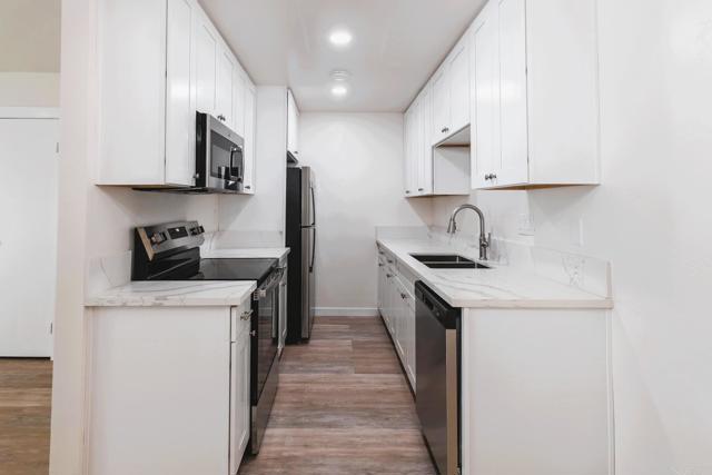 Detail Gallery Image 5 of 19 For 532 Anita St #112,  Chula Vista,  CA 91911 - 2 Beds | 1 Baths