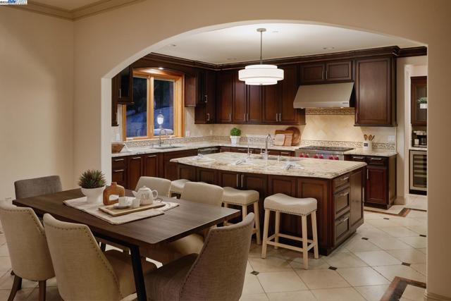 44506 Vista Grande Court, Fremont CA: https://media.crmls.org/mediaz/cc3cd6ad-0ed7-408f-8dff-5063f6ff54a5.jpg