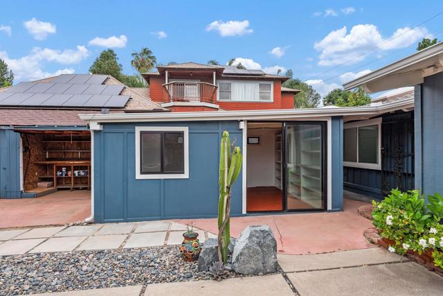 433 E 6Th Ave, Escondido CA: https://media.crmls.org/mediaz/cc3d209a-24f6-48ca-85ae-bf648f0c80e5.jpg