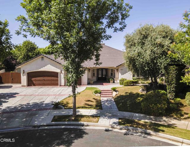 3007 Springbank Court, Bakersfield CA: https://media.crmls.org/mediaz/cc3d9300-f0d7-4d50-b0ad-d2968721f38b.jpg