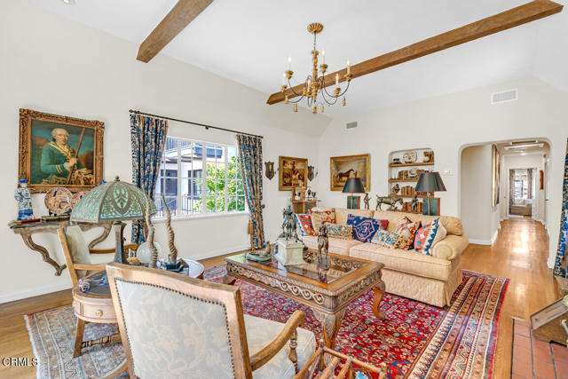 110 Glen Summer Road, Pasadena CA: https://media.crmls.org/mediaz/cc3dc527-5145-4f24-b5d7-91baf508c911.jpg